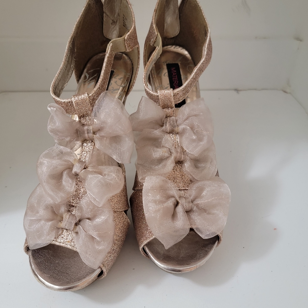 8 5 ruffle glitter shoes